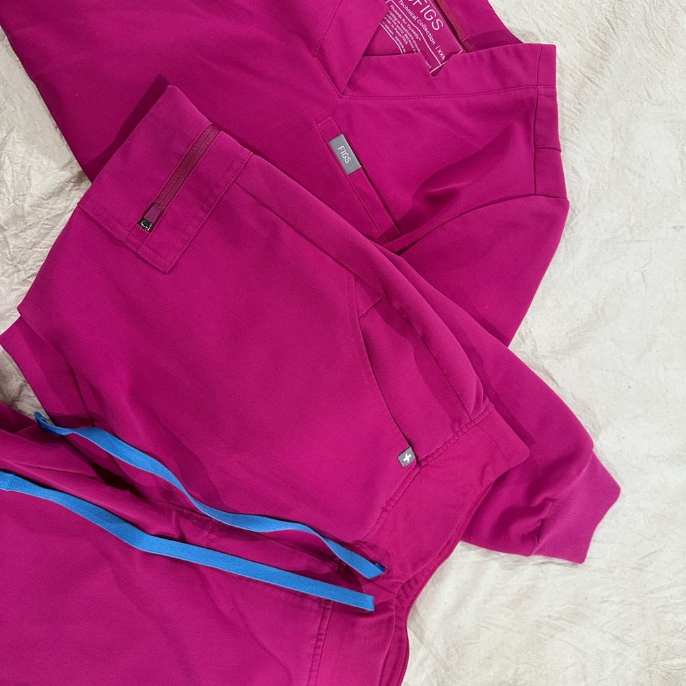 Figs Magenta Scrub Set with Blue Accents